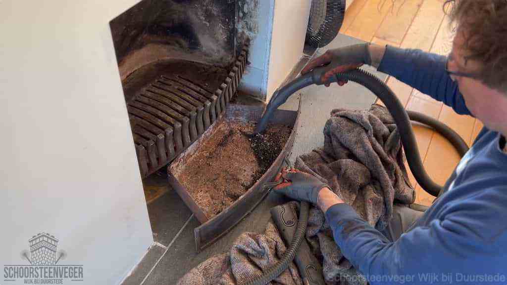 Prijs schoorsteenvegen Wijk bij Duurstede schouw reinigen Prijs schoorsteenvegen Wijk bij Duurstede schouw reinigen